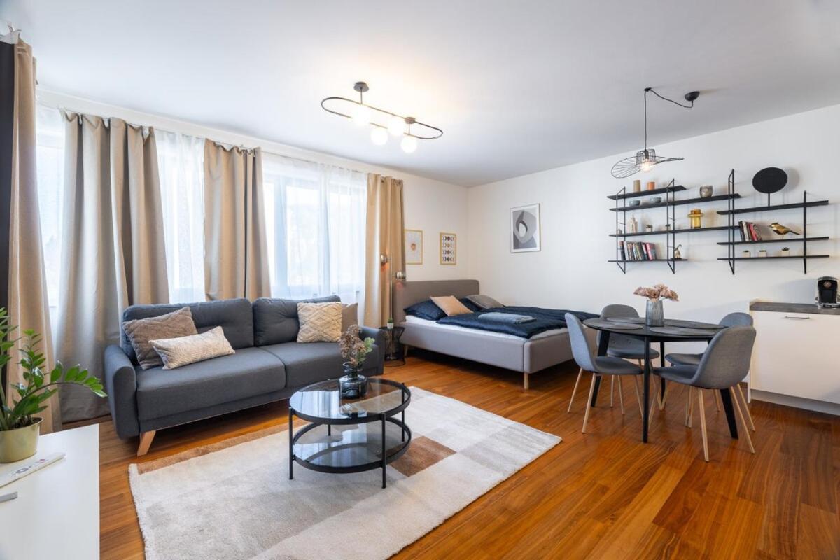 The Bright And Cozy Hideaway Appartamento Praga
